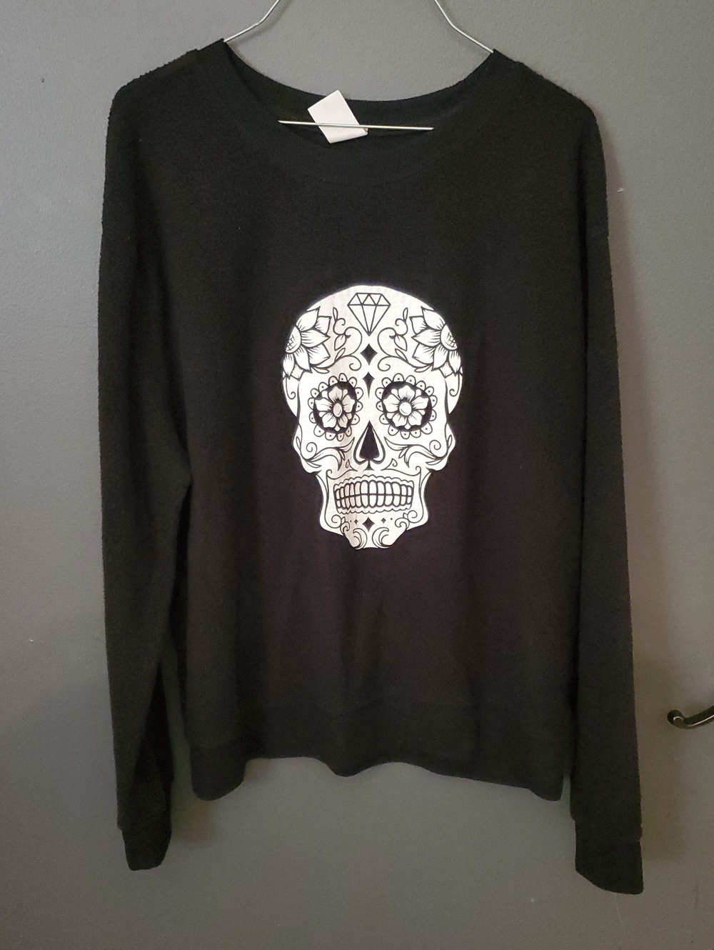 No Boundaries Black Top with White Skull